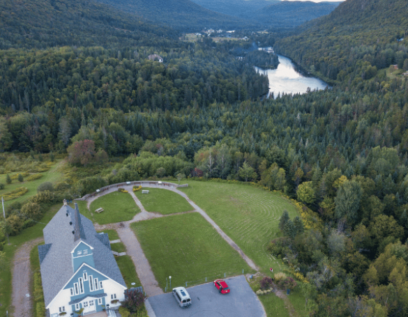 Le parc de la chapelle de Tewkesbury s’est refait une beauté